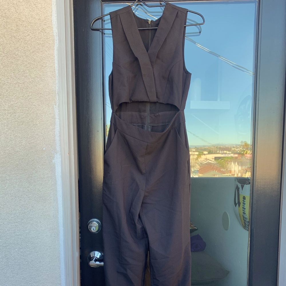 Jumpsuit Crop Top and Wide-leg Style!